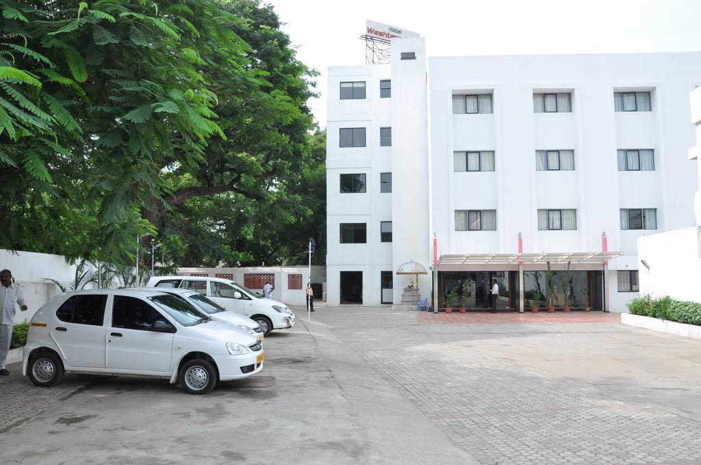 Hotel Weshtern Park Madurai Bagian luar foto